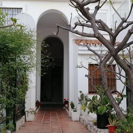 Beautiful Apartment In La Carihuela, Торемолинос Екстериор снимка