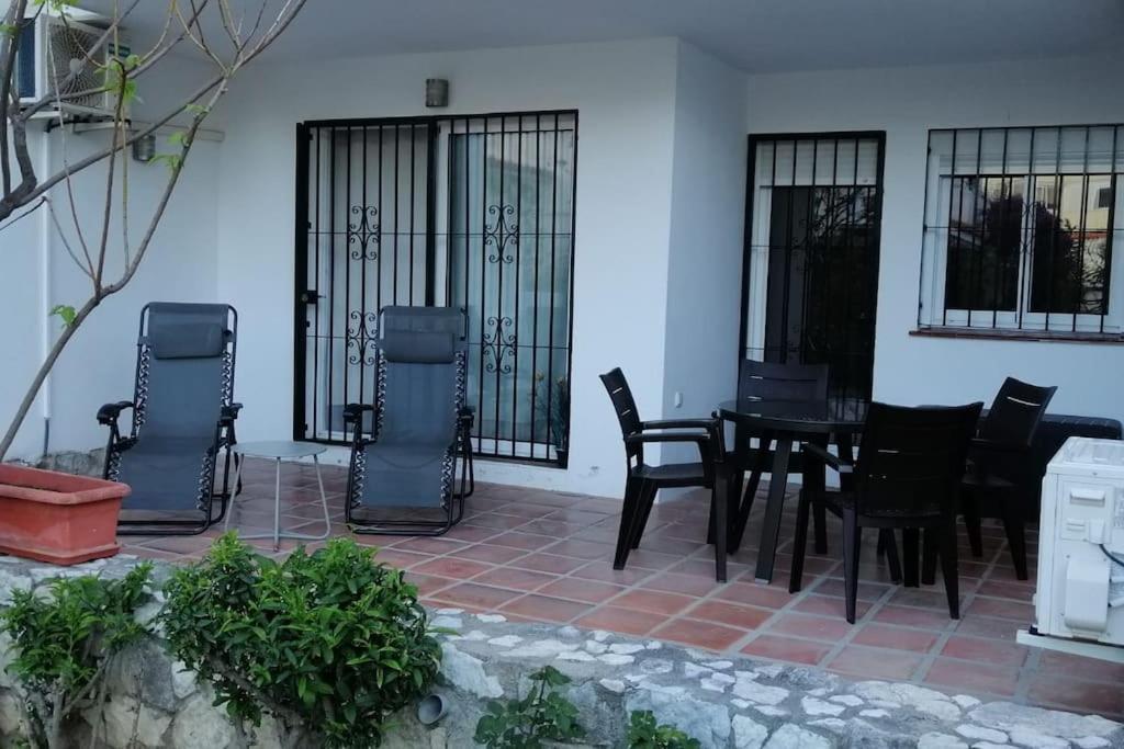 Beautiful Apartment In La Carihuela, Торемолинос Екстериор снимка