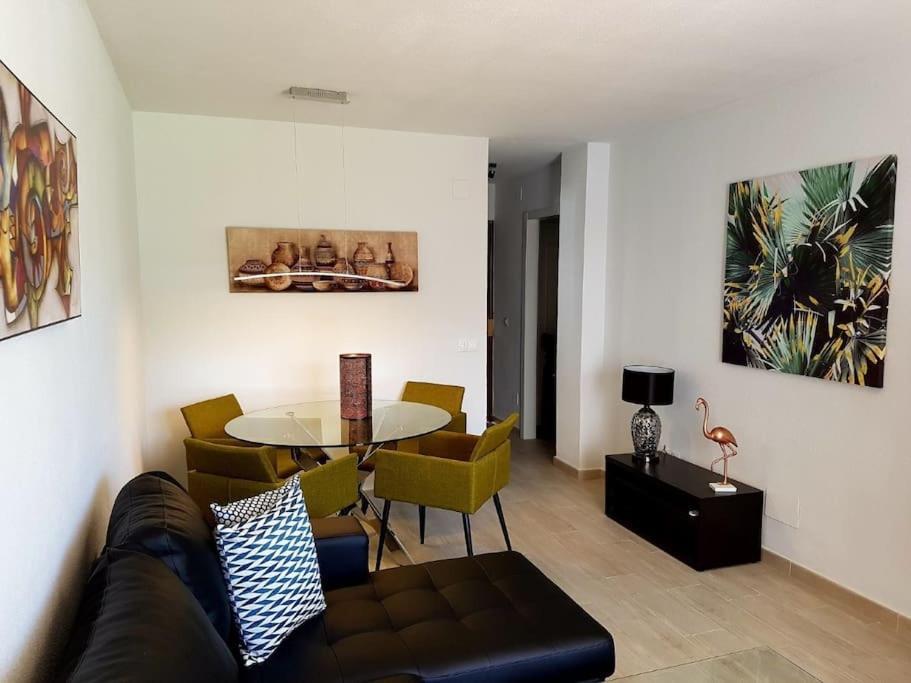 Beautiful Apartment In La Carihuela, Торемолинос Екстериор снимка