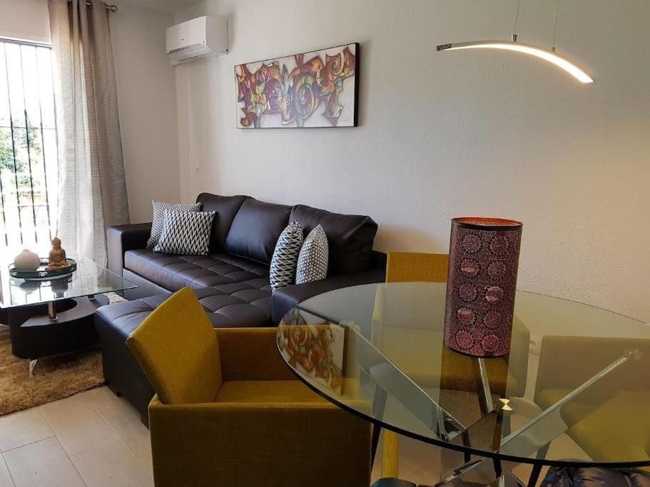 Beautiful Apartment In La Carihuela, Торемолинос Екстериор снимка