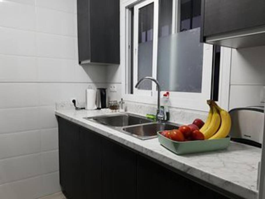 Beautiful Apartment In La Carihuela, Торемолинос Екстериор снимка